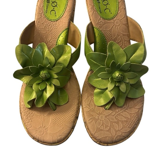 Børn Women's Leather Flip Flop Sandals Size 10 Green– Large Flower Detail NWOT - Picture 2 of 7